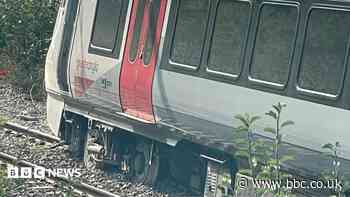 Derailed train line 'unlikely' to reopen this weekend