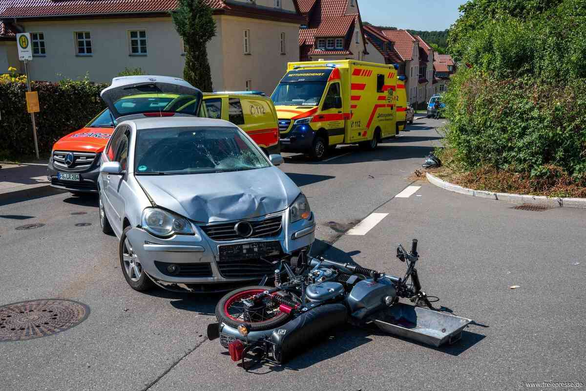 17-jähriger Mopedfahrer und 16-jährige Sozia in Rossau schwer verletzt