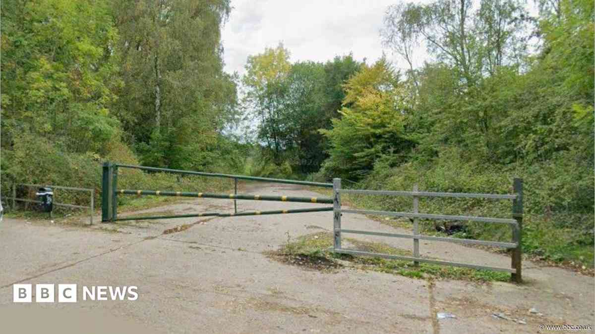 Murder inquiry after man bitten by dog dies