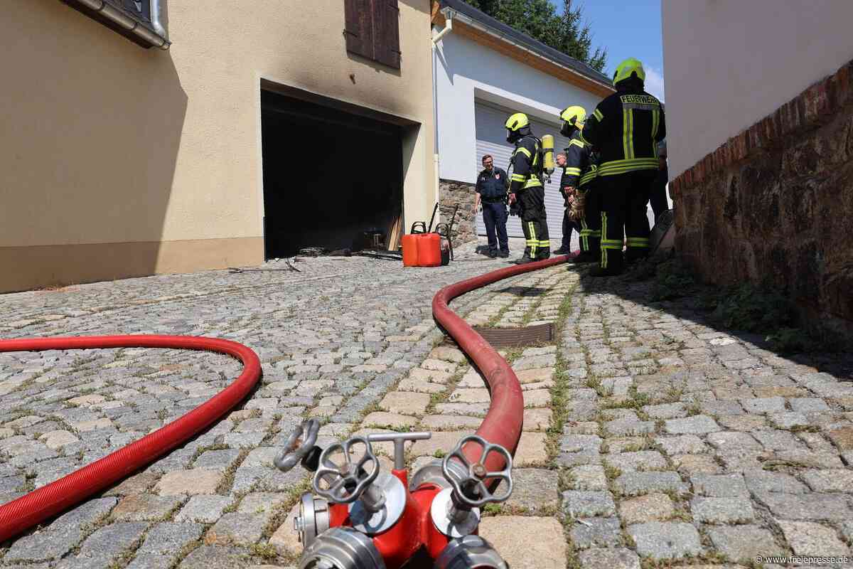 Dichter schwarzer Rauch über der Schwarzenberger Altstadt: Was ist passiert?