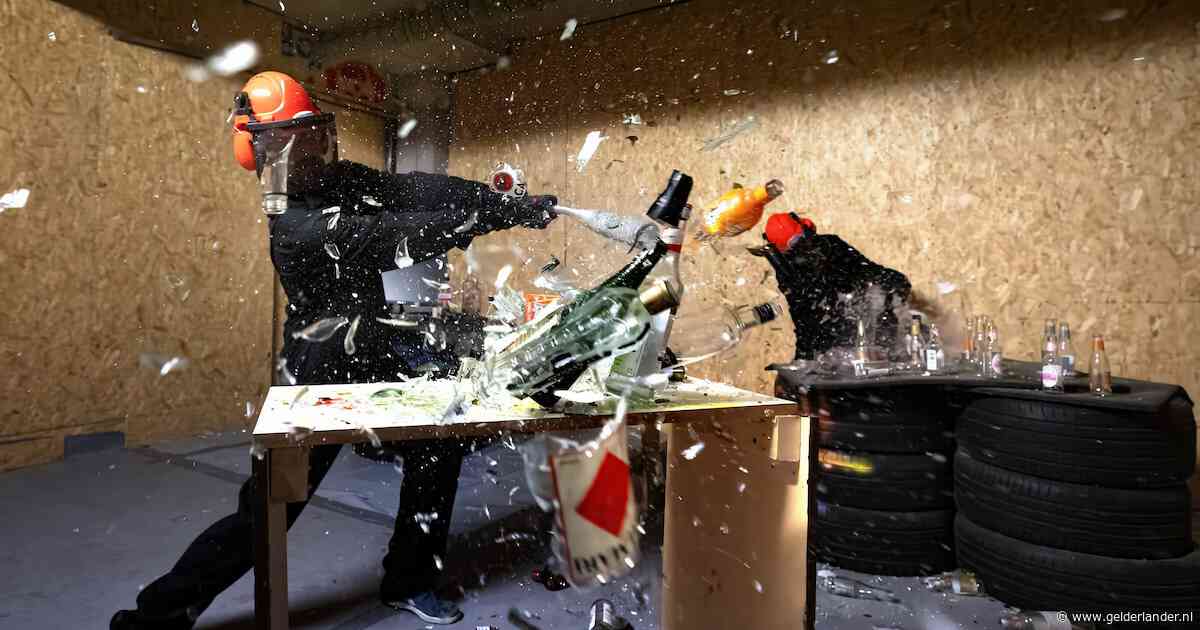 Bij The Rage Room kun je je stress aan diggelen slaan: ‘90 procent van onze klanten is vrouw’