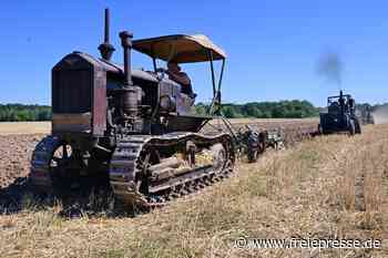 Erzgebirge: Historische Landtechnik knattert übers Feld – und begeistert die Besucher