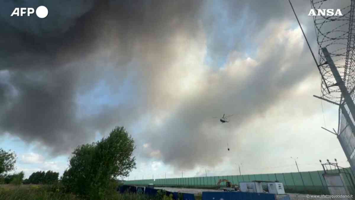 Mosca, colonna di fumo si alza sui magazzini Wildberries: “Droni ucraini mettono fuori uso 7 centri logistici su 10”