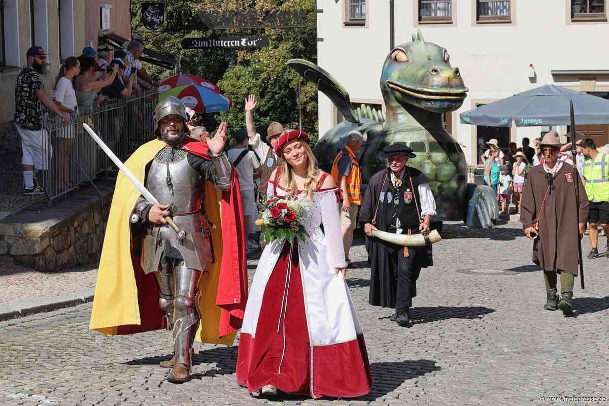 Edelweißfest im Erzgebirge: Wenn die Rüstung von Ritter Georg reibt und rostet