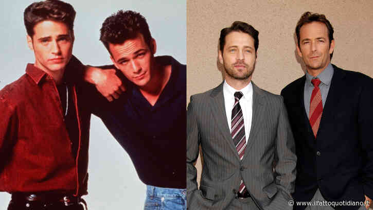 “Ora che non c’è più ripenso spesso ai momenti sul set, Luke e io ci divertivamo un mondo a girare insieme”: Jason Priestley ricorda Luke Perry e si commuove