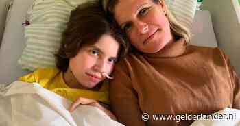 Evi (11) lag op de intensive care met 1 procent overlevingskans, nu willen haar ouders iets terugdoen