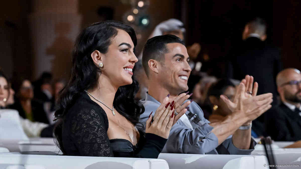 Cristiano Ronaldo en Georgina Rodríguez onthullen details van geheime bruiloft in woonkamer: ’Waar het echte leven zich afspeelt’
