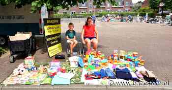 Vrijmarkt in Woensdrecht iets drukker dan vorig jaar: ‘Ik ga kleiner wonen, alles mag weg voor een habbekrats’