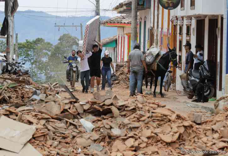 Nuevo balance elevó a 289 los muertos y más de 185.000 damnificados a casi una semana del terremoto en Colombia
