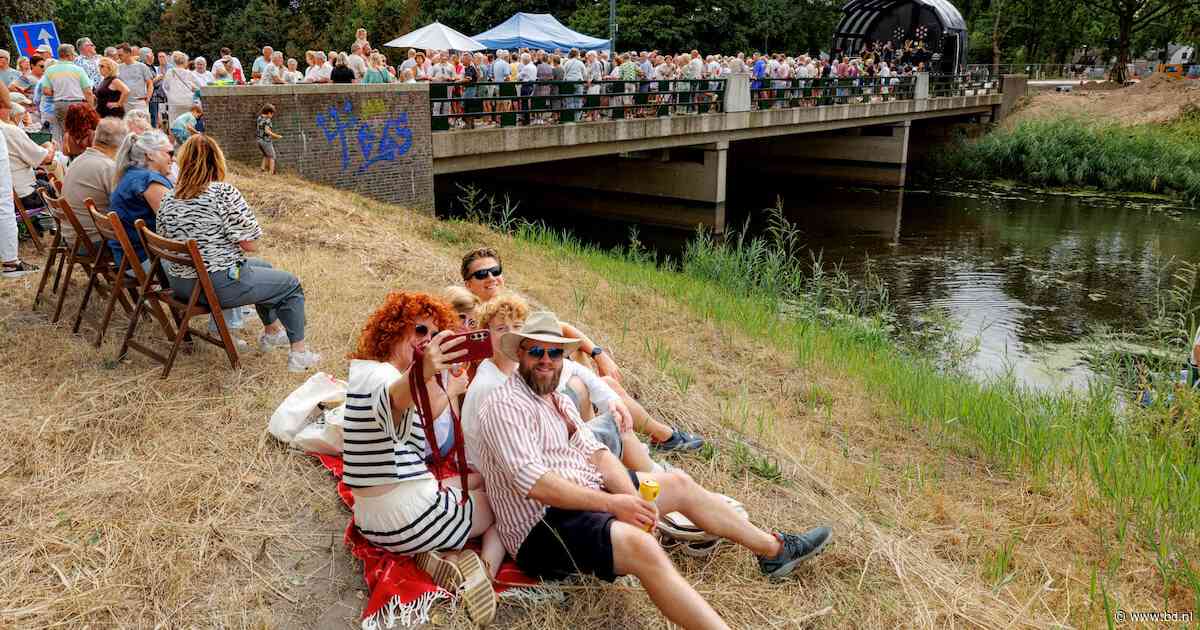 De brug als podium, het dorp als publiek: Dommel Live brengt Sint-Michielsgestel even samen