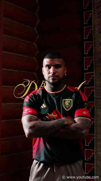 DeAndre Yedlin in the new Black Diamond Kit 🔥
