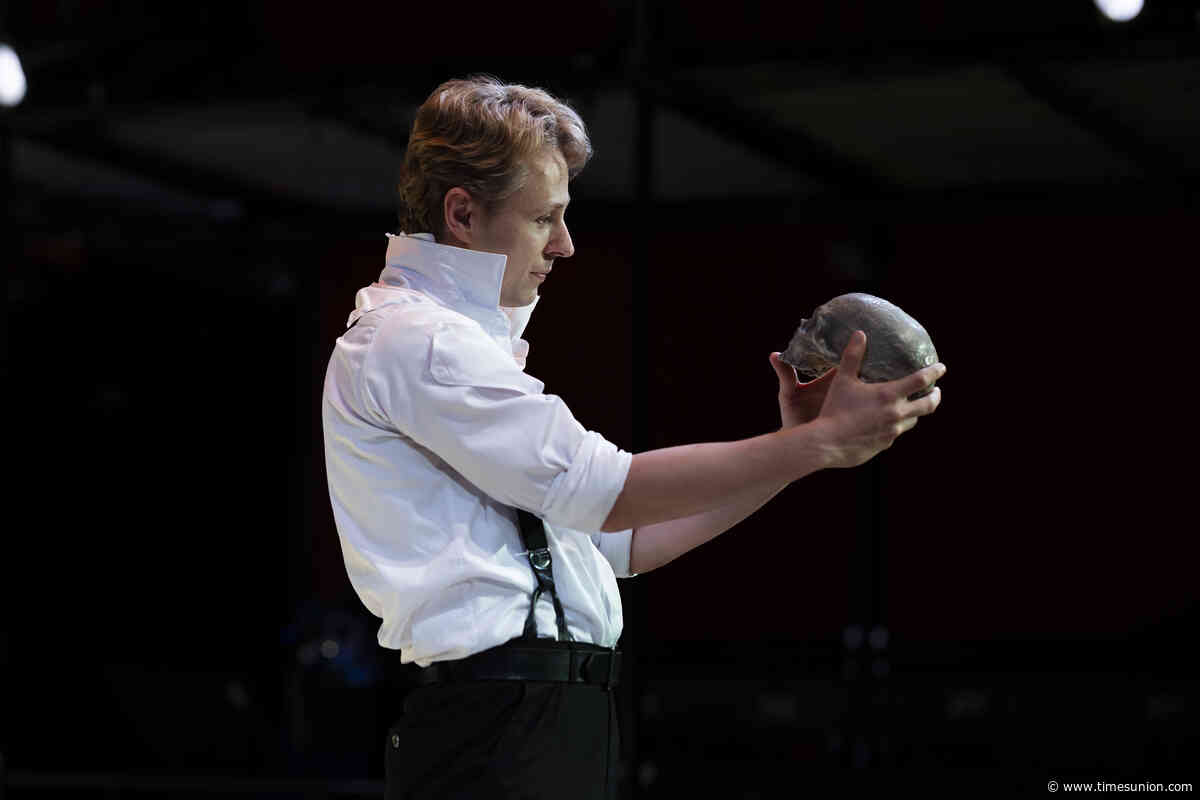 Review: 'Hamlet' a chilling meditation on morality, violence at Shakespeare & Co.