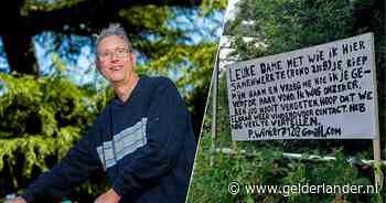 Op zoek naar de leuke dame met wie hij ooit samenwerkte, hing Patrick een bord op in Velp