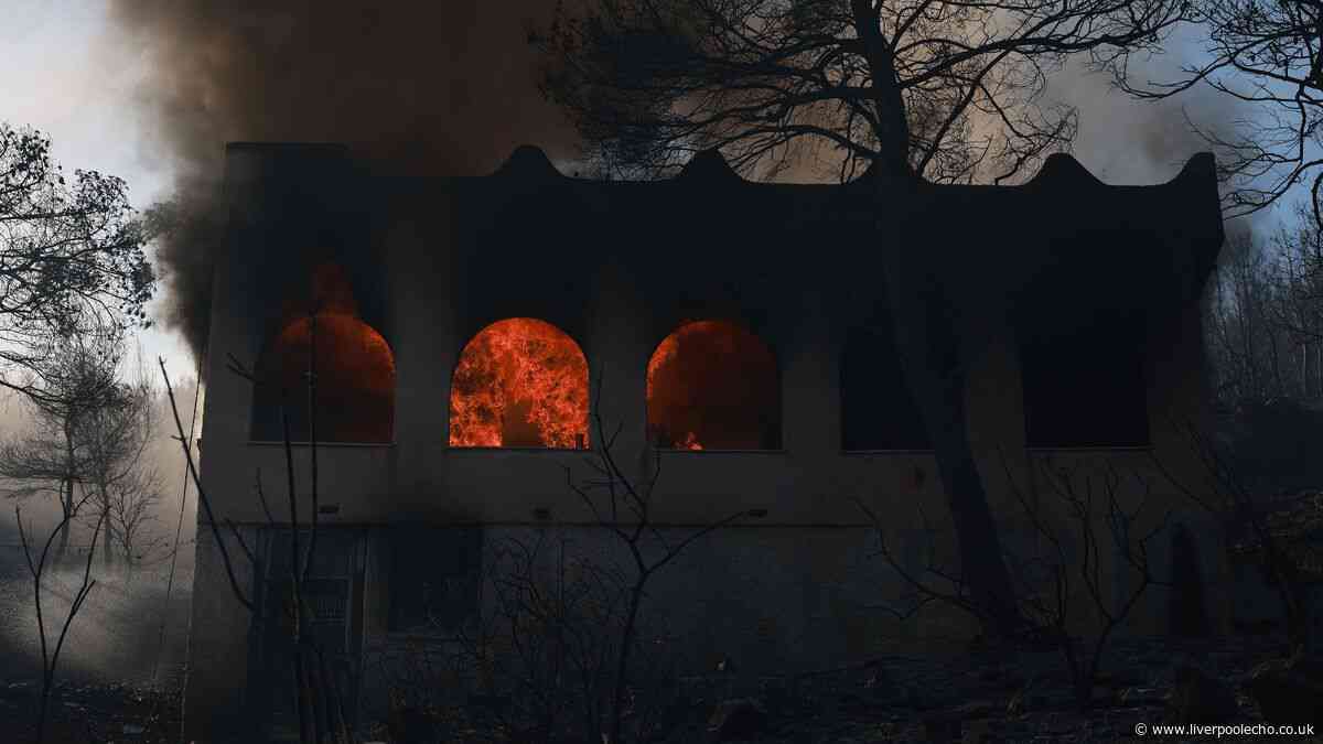 Foreign Office warning to people travelling to Greece as wildfires rage