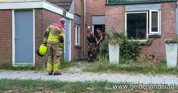 Woning vol rook in Arnhem, brandweer ventileert