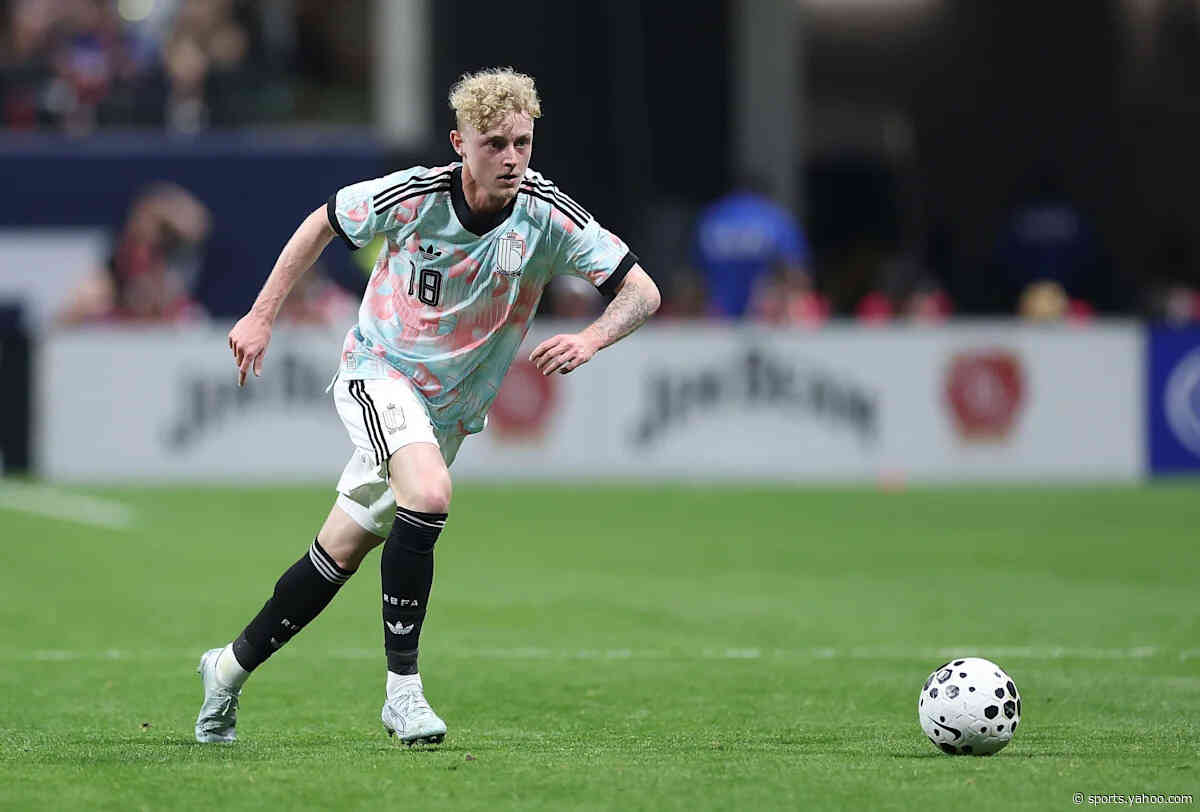 Manchester United Could Move In For This Talented Full-Back: What Will He Add To Carrick’s Side?