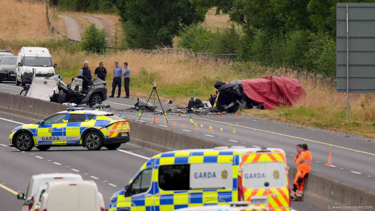 Spookrijdende tieners komen om het leven bij ernstige botsing op Ierse snelweg: familie zwaargewond in het ziekenhuis