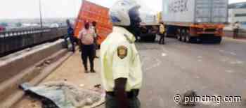 Truck kills pedestrian in Lagos-Ibadan Expressway crash