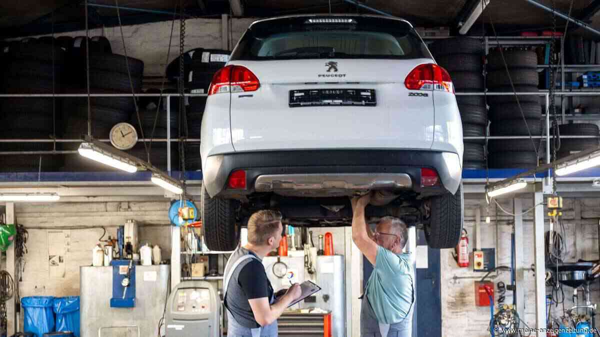 Autoversicherung: Ältere zahlen oft mehr - so sparen sie
