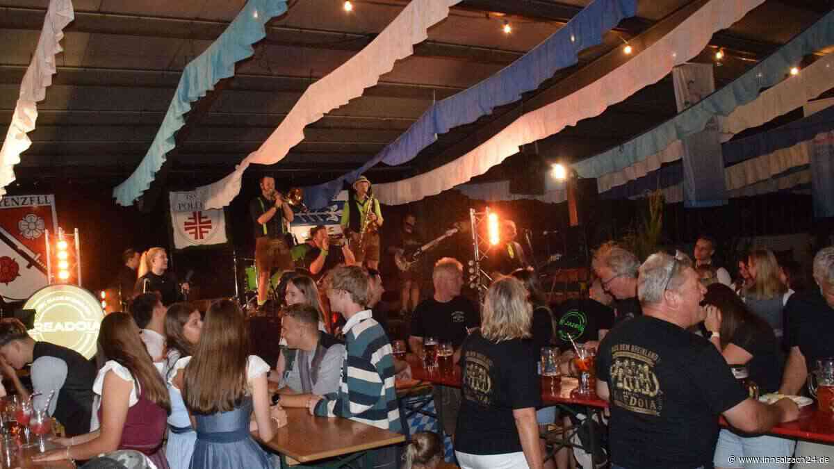 Knapp 200 Oldtimer und 300 Senioren: So bunt feiert Polling sein Festwochenende