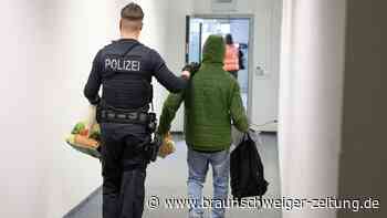 Wie mühsam das Geschäft der Abschiebungen ist, spürt nun auch Dobrindt