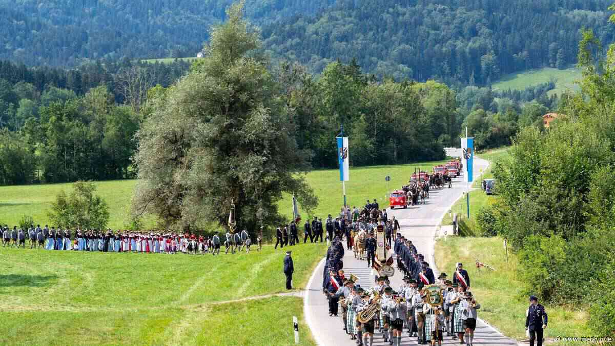 125 Jahre Feuerwehr Agatharied: 1200 Teilnehmer feiern großes Jubiläum