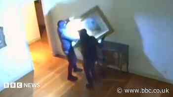 Moment €9m worth of art stolen from Italy museum