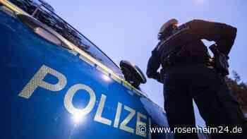 Bewaffneter Mann zieht durch Straßen und droht Passanten – Großalarm in Erding