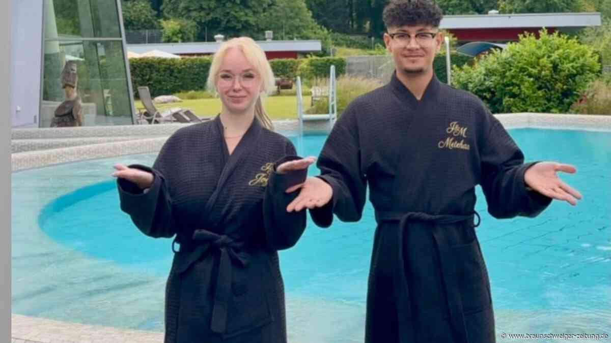 Die Schwimmbad-Tester: Gifhornerin wird über Nacht im Netz berühmt
