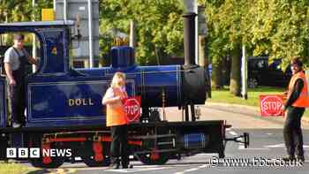 Railway told to replace 'flagmen' at road crossings