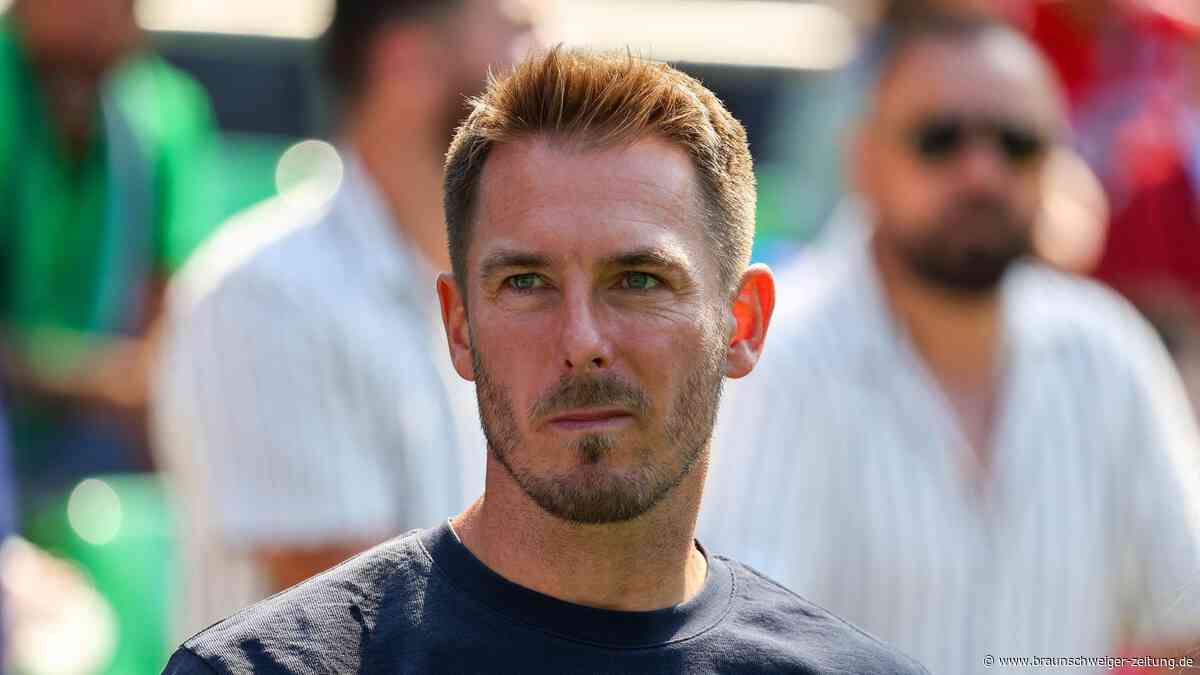Glückwünsche in der VfL-Kabine: Tobias Strobls besonderer Nachmittag in Hannover