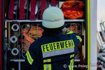 Schneeberg: Einsatzkräfte retten verletzte Person aus Wohnung