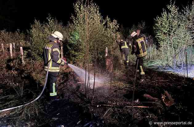FW Bad Honnef: Erneuter Waldbrand in Bad Honnef-Wülscheid: 300 Quadratmeter Unterholz in Flammen