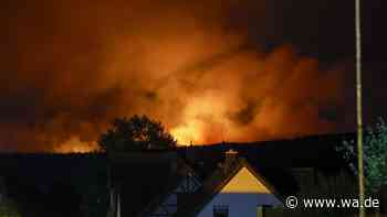 Riesiger Waldbrand nahe NRW: Bilder zeigen zerstörerisches Feuer im Hohen Venn