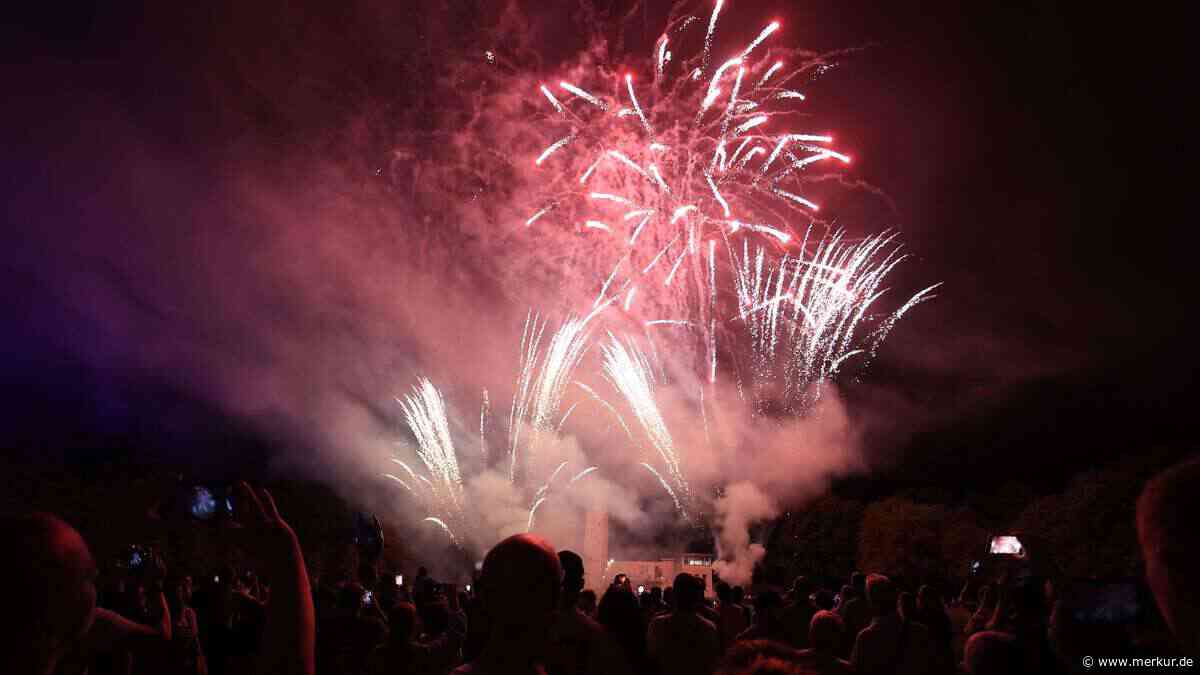 Mehrere Volksfest-Feuerwerke abgesagt – ein Bayern-Klassiker kündigt aber „pyrotechnisches Erlebnis“ an