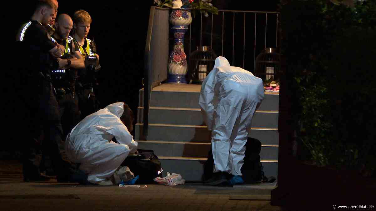 Blutspuren in Hamburg-Billstedt: Mann mit Messer am Hals verletzt