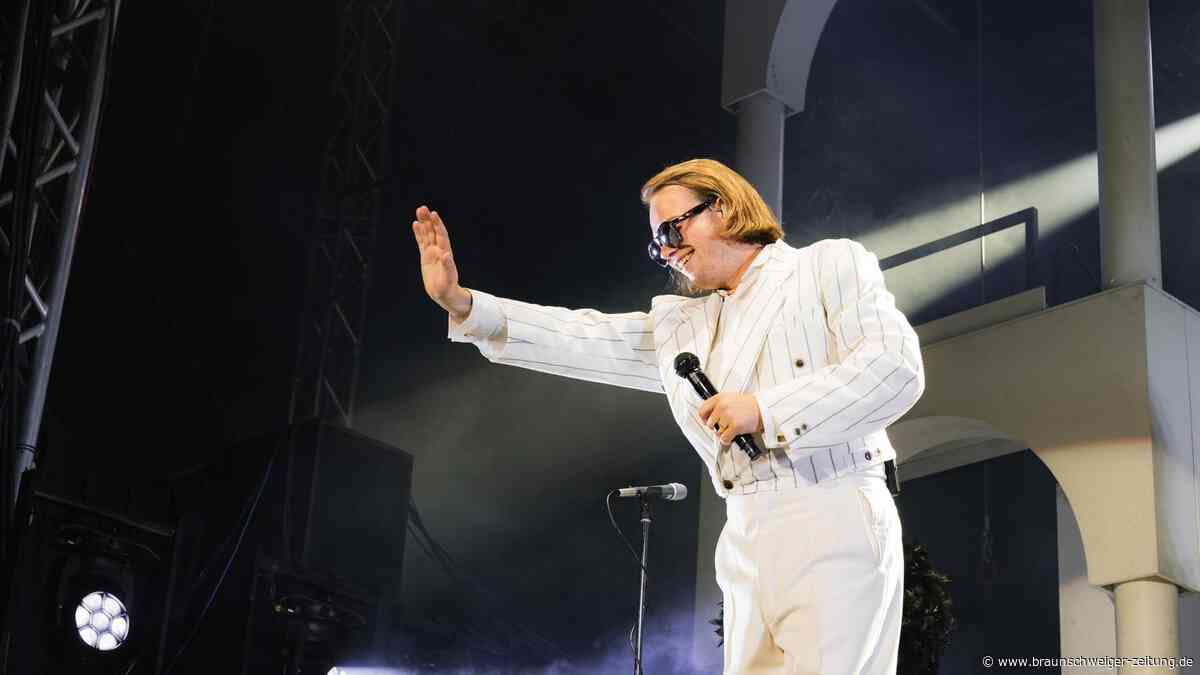 Roy Bianco zeigt beim Tourabschluss in Braunschweig Haltung: „Italo-Schlager ist divers“
