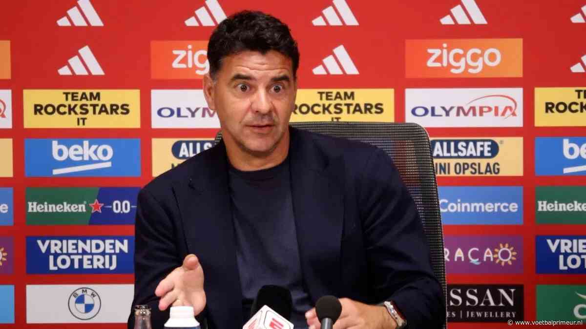 Ajax-trainer Míchel moet wennen: 'Eredivisie nog leren begrijpen'