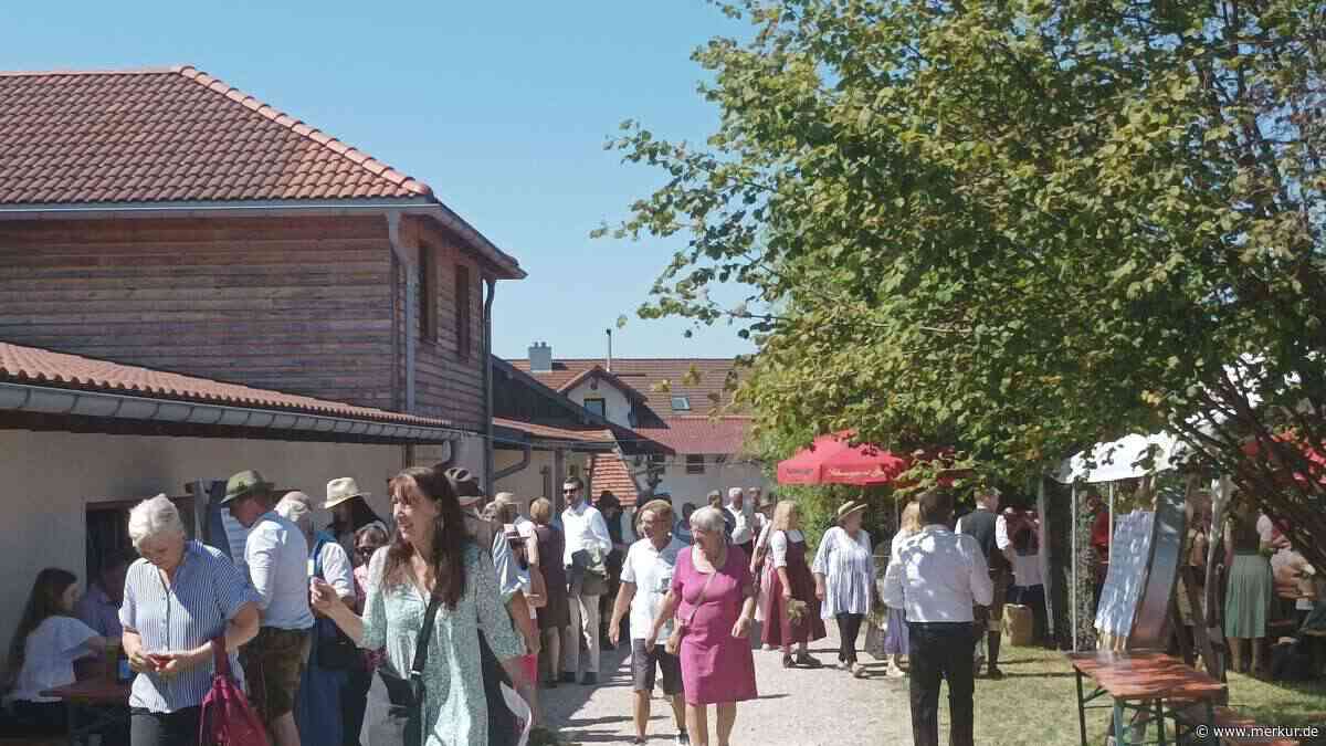 Frauentag in Tading: 450 Kräuterbuschen in kürzester Zeit weg