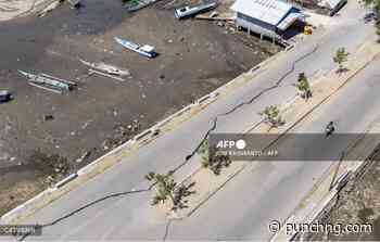 Earthquake kills 54, displaces 12,800 in Indonesia