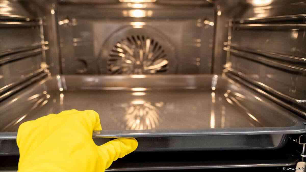Backofen lange nicht geputzt? Mit Natron wird er wieder blitzsauber