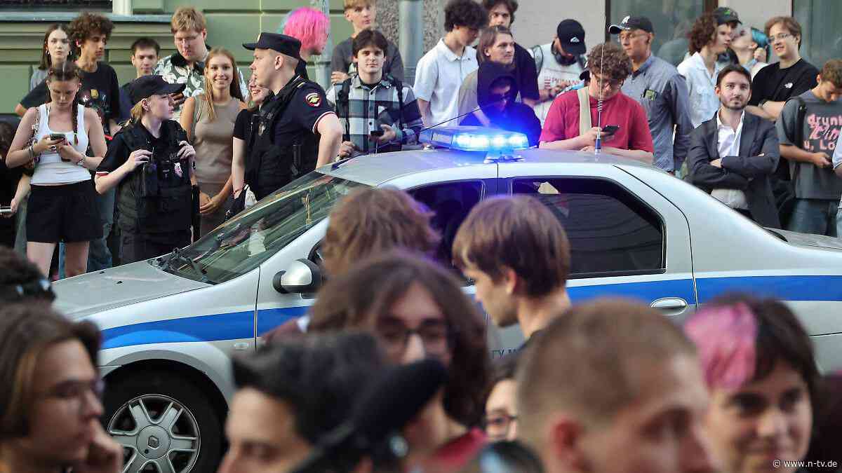 Druck durch Hausbesuche : Moskauer Polizei nimmt Dutzende Jabloko-Unterstützer fest