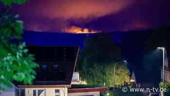 Situation "etwas" entschärft: Waldbrand bei Monschau rückt nicht weiter vor