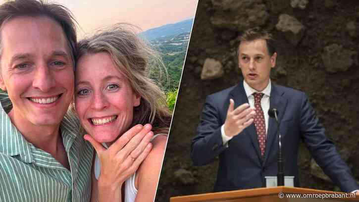 Volt-politicus Laurens Dassen vraagt zijn vriendin Britte ten huwelijk