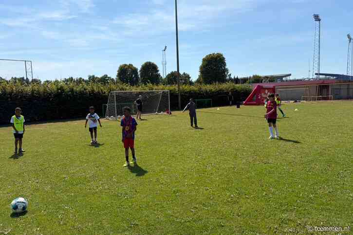 FC Emmen Naoberschap biedt kinderen ook in de zomervakantie sport en spel