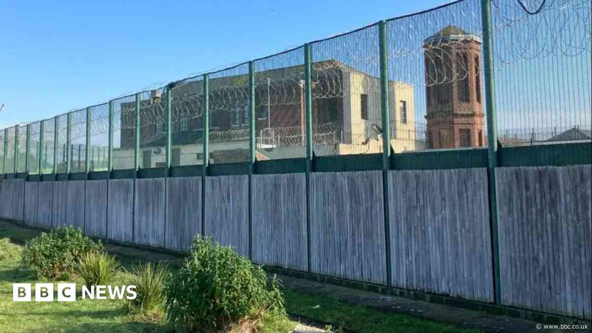 Call for open inquiry into immigration centre