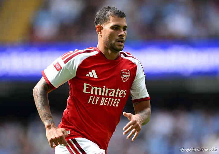 Cameras catch Gabriel joking with Bruno after Community Shield win