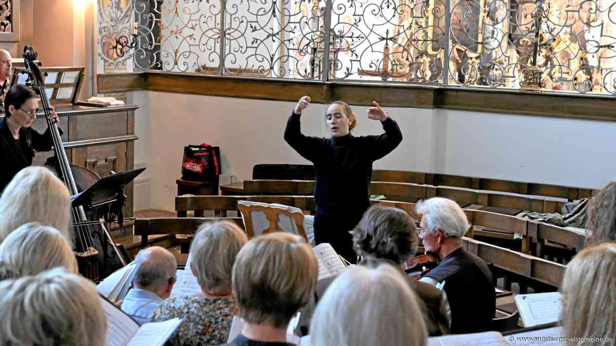 Oberschönenfelder Festgottesdienst: Clara Suckart dirigiert jetzt das Vokalensemble Cantio Augusta