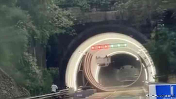Gelekte beelden van Chinese tunnelstunt: Voyah Passion S valt van het dak