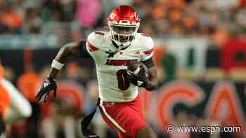 Dolphins activate rookie WR Bell for practice debut